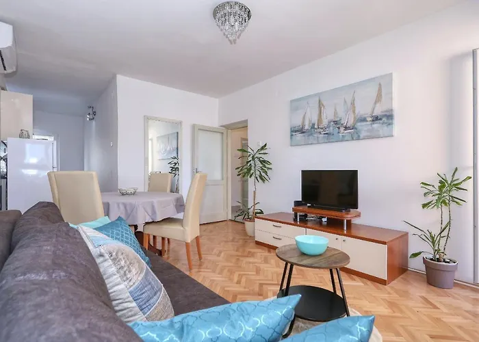 Rita Sea View Apartment